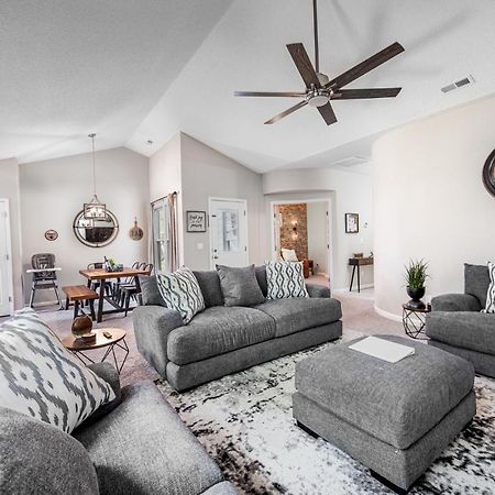Cozy Industrial Kildaire Farms Home- Near Downtown Cary Ngoại thất bức ảnh