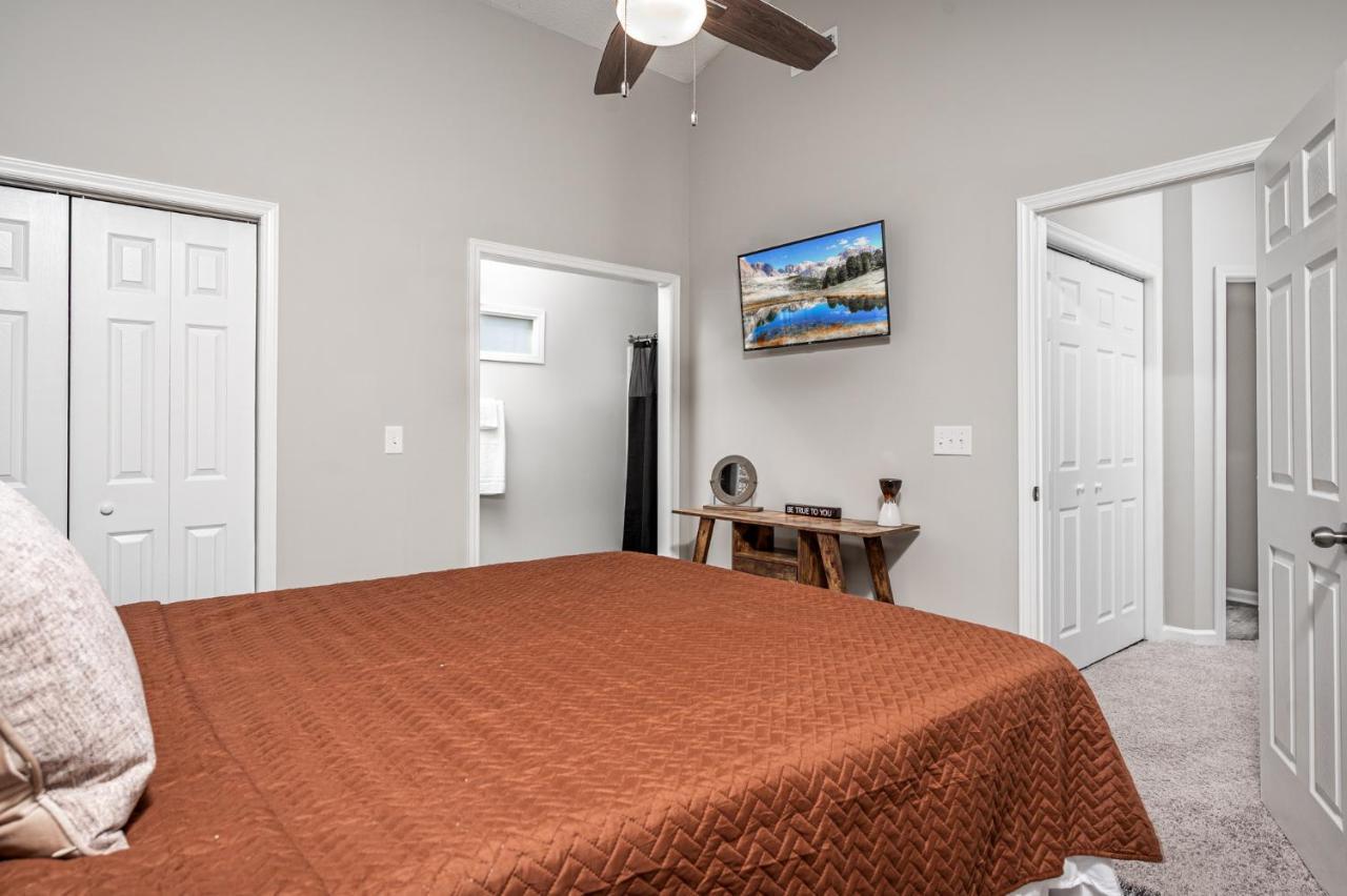 Cozy Industrial Kildaire Farms Home- Near Downtown Cary Ngoại thất bức ảnh